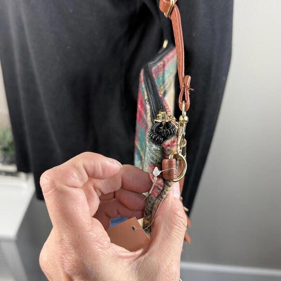 Cute NWTs Women’s Purse - Picture 5 of 9